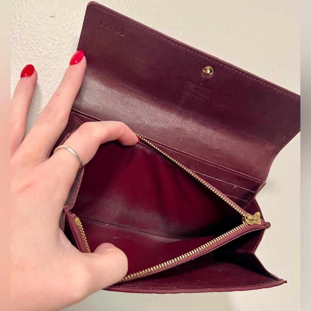 LV Vernis Wallet | Burgundy - Picture 9 of 15